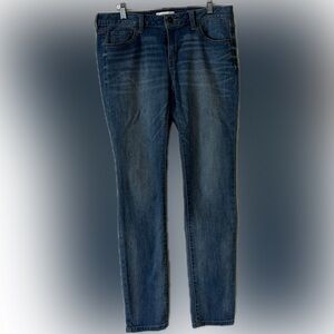 Like new Sonoma Dark Indigo Skinny blue jeans - size 10L!